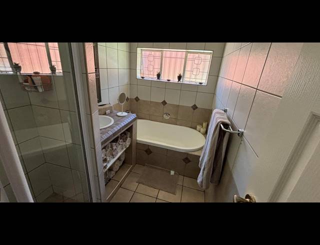 3 BEDROOM HOUSE FOR SALE IN LINMEYER